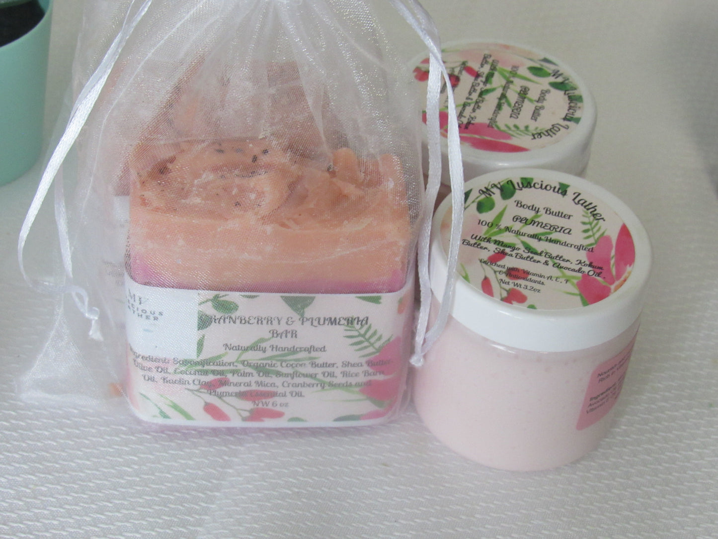 CRANBERRY & PLUMERIA EXFOLIATING BAR